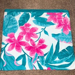 Vince Camuto Beach Towel